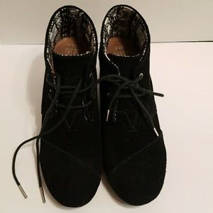 Toms Women's Desert Suede Wedges